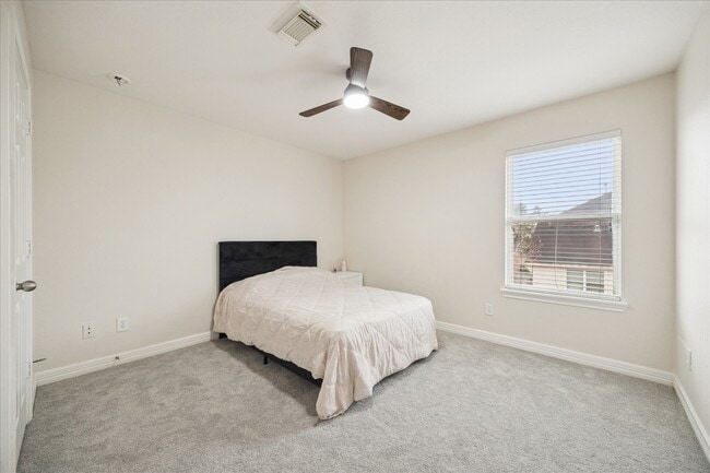 Building Photo - 17923 Hollow Hill Ln