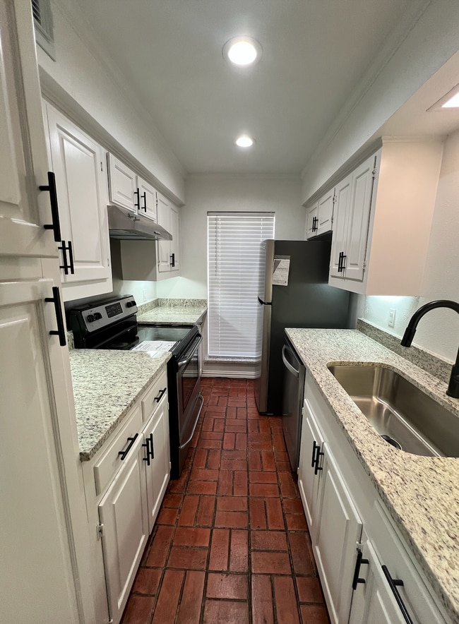Photo - 900 S Weatherred Dr Condo Unit H