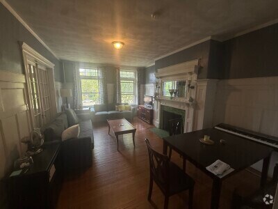 Building Photo - 1797 Beacon St Unit 2 Rental