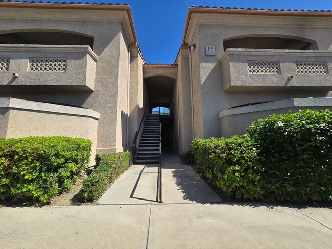 Building Photo - CANYON CREST CONDO