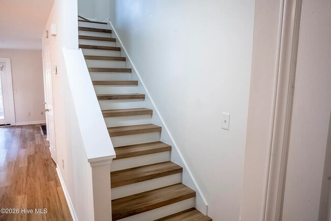 137 Lullwater Dr Unit B