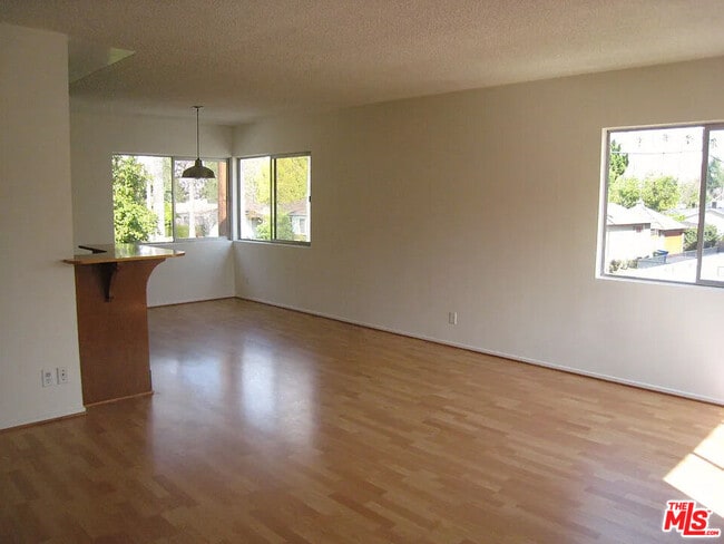 Photo - 13203 Moorpark St Unit 6