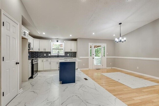 Photo - 1708 Brandon Square