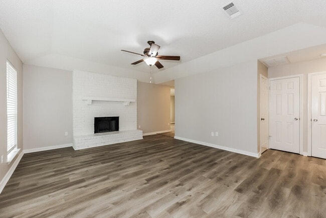 Photo - 6003 Cool Springs Dr