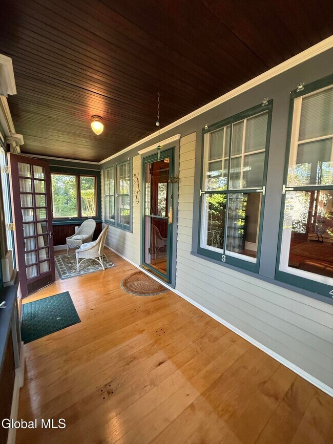 Photo - 49 Onderdonk Ave