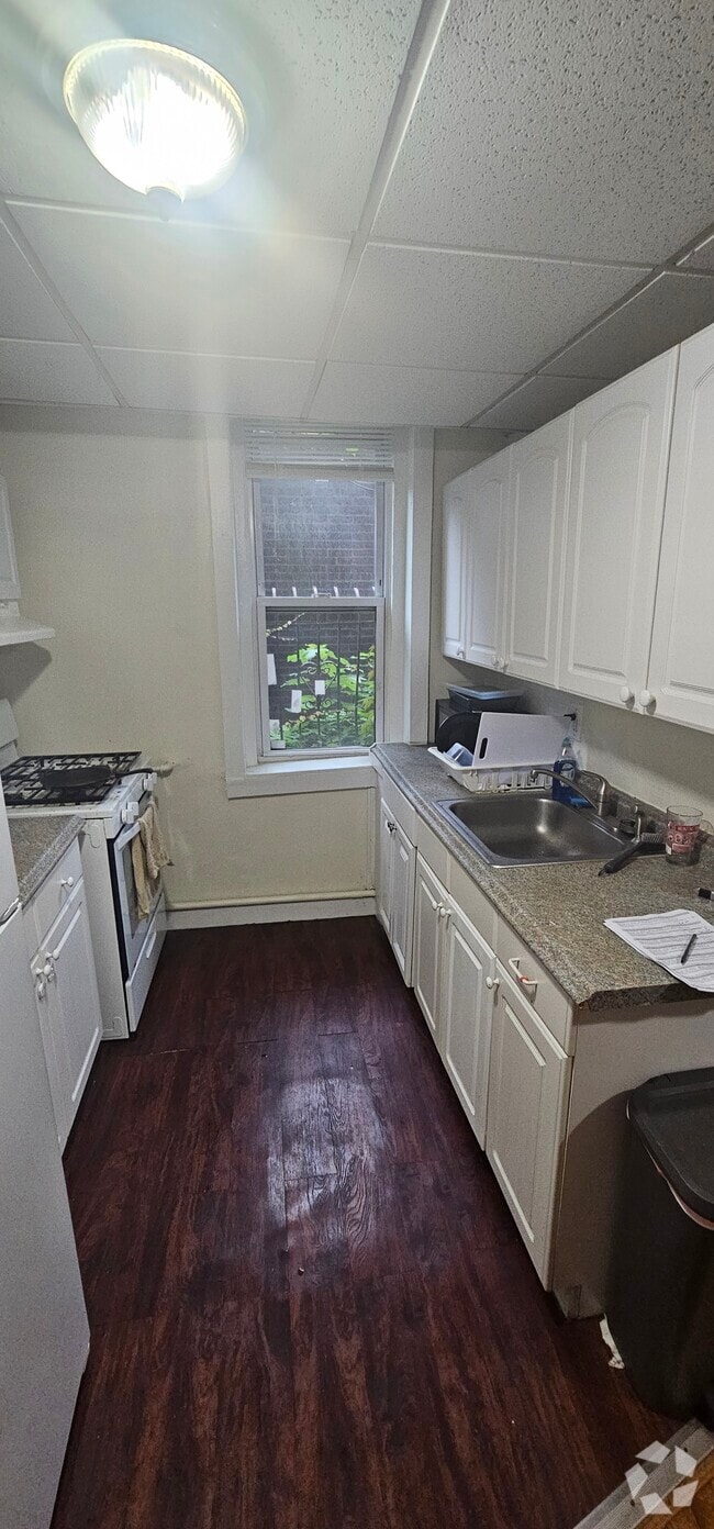 Building Photo - 394 Riverway Unit 2A Rental