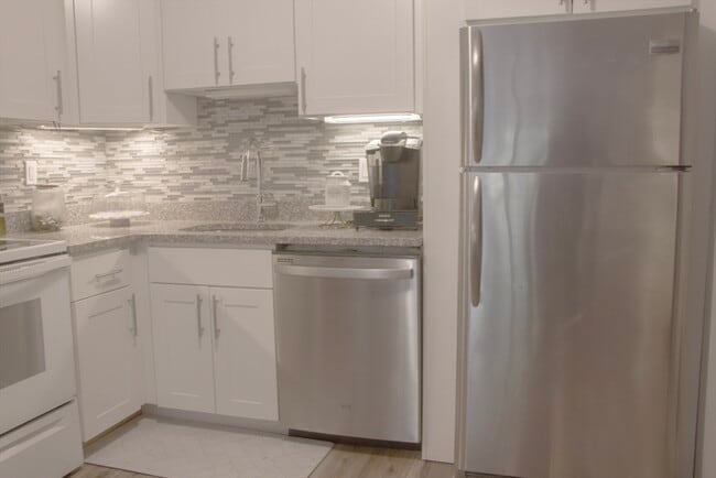 Photo - 308 Quarry St Unit 202