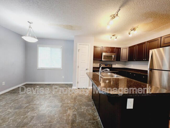 Photo - 21912-21990 90 Ave NW