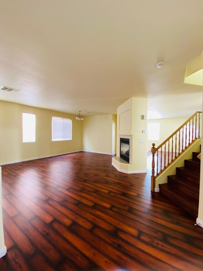 Photo - SPACIOUS OPEN FLOOR PLAN HOME WITH 2460 SQFT, LOCATED AT DECATUR AND BLUE DIAMOND. LAMINATED HARD...