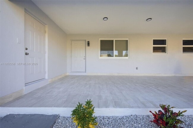 Photo - 2440 Hayes St Unidad 1-5