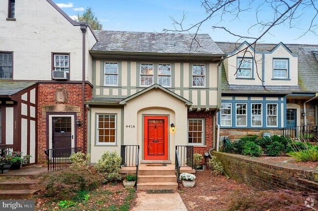 Building Photo - 4416 Reservoir Rd NW Rental