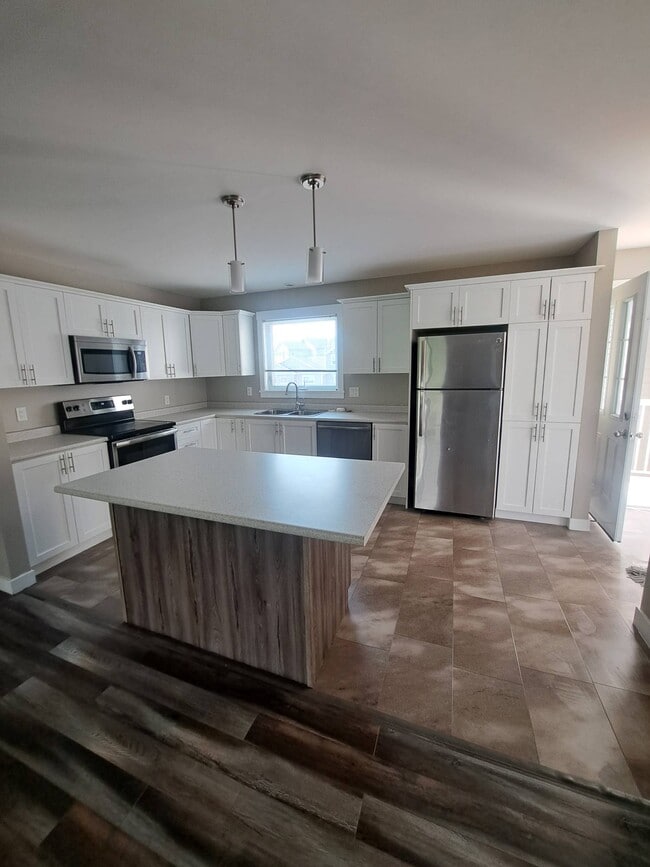 Building Photo - 102 Fieldstone Ct