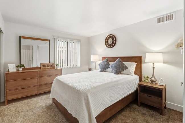 Photo - 2323 Shasta Dr Unit 3x2