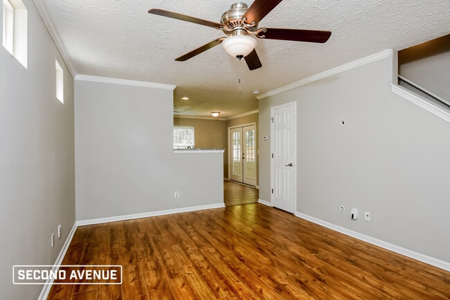 208 Ilex Dr