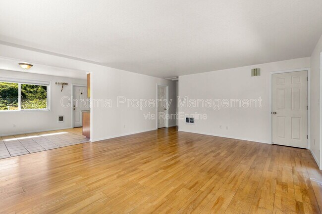 Photo - 2937 SW Miles St Unit 2