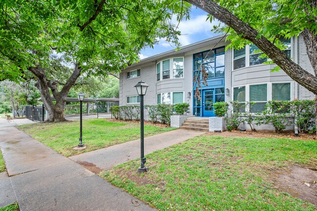 Photo - 1210 Windsor Rd Unit 202