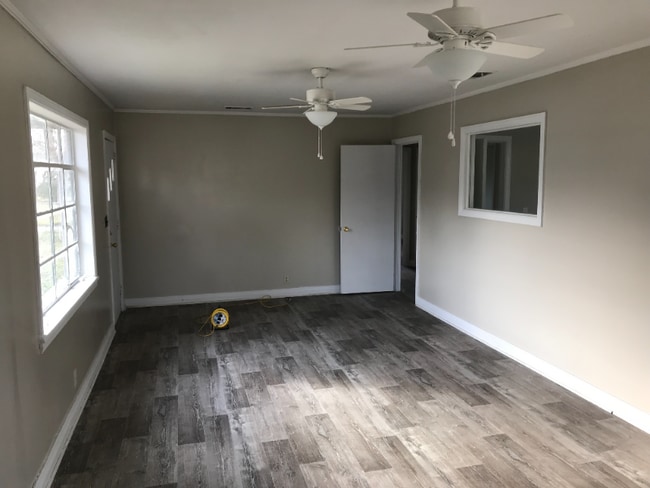 Photo - 208 Gordon St