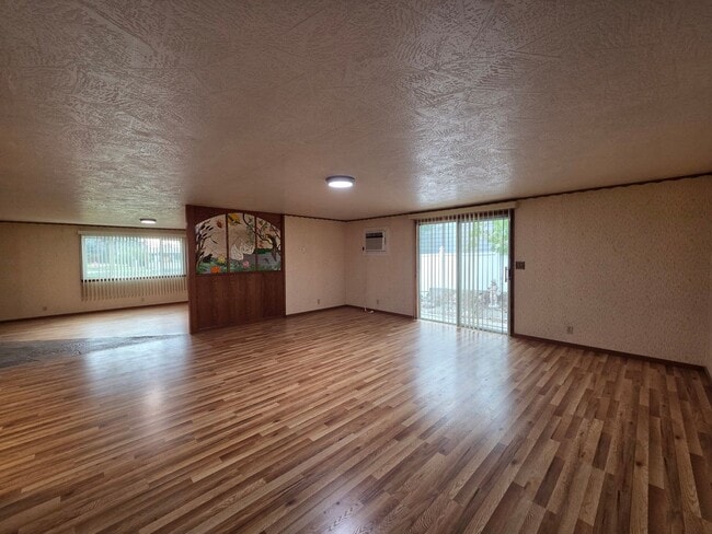 Photo - Spacious Cottage on 1/2 Acre Lot