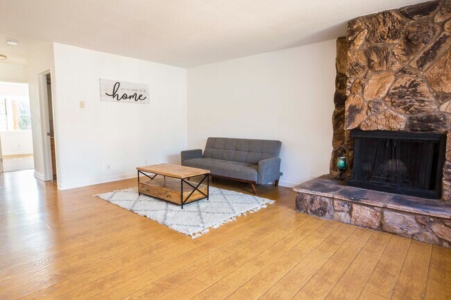 Photo - 1025 Fourth Ave Unidad 10