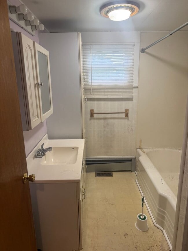 Photo - 525 NE 5th St