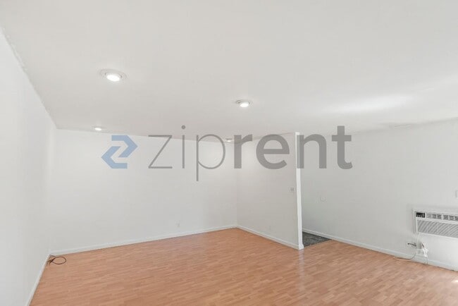 Photo - 9085 Alcosta Blvd