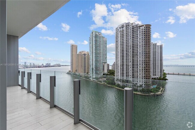 Building Photo - 300 Biscayne Blvd Way Rental