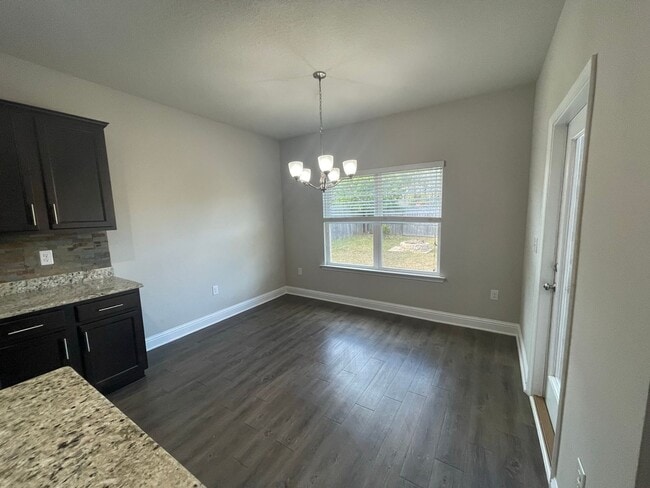 Photo - ~Stonebridge Subdivision~ 5 bedroom 3 bath...