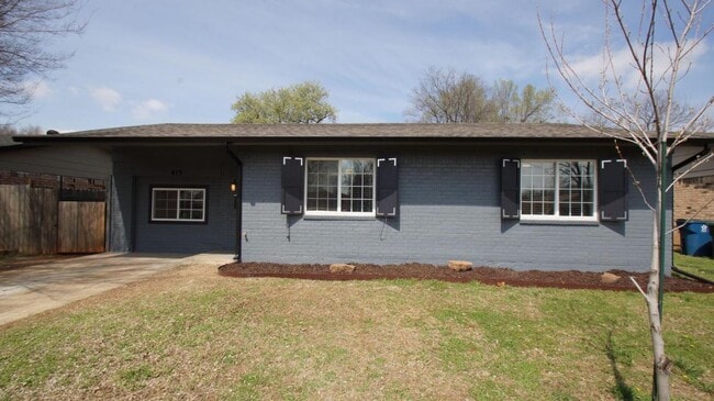 Photo - 413 Winding Ln