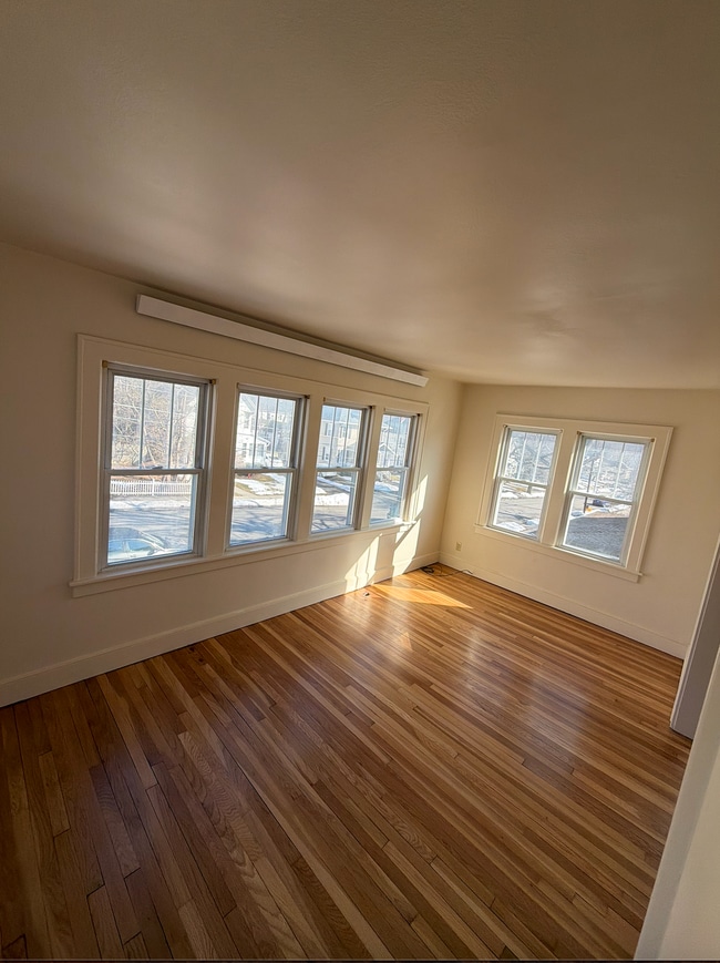 Photo - 29 Laurel Ave Unit 2