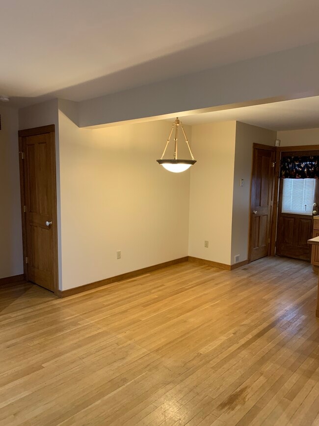 Dining Area - 1 Union Ave Unit 12