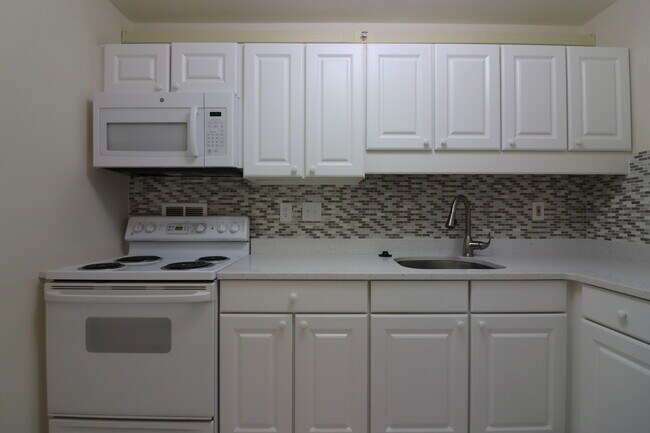 Photo - 101 Monmouth St Unit 618