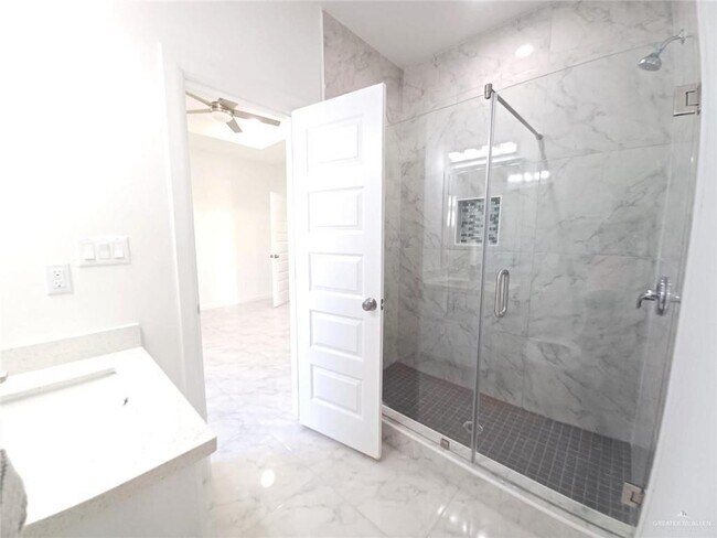 1404 S Xanthia St Unit 3
