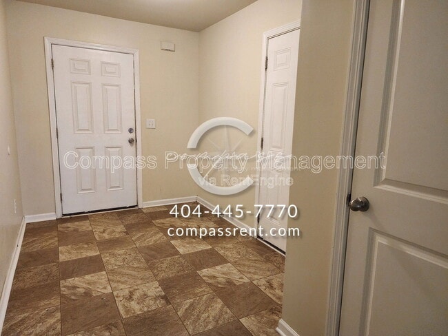 Photo - 2065 Belmont Cir NE