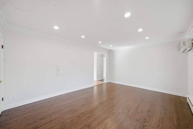 Photo - 1331 W Chase Ave Unit 3A