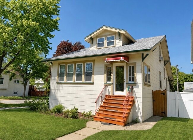 Building Photo - 1147 S Grove Ave