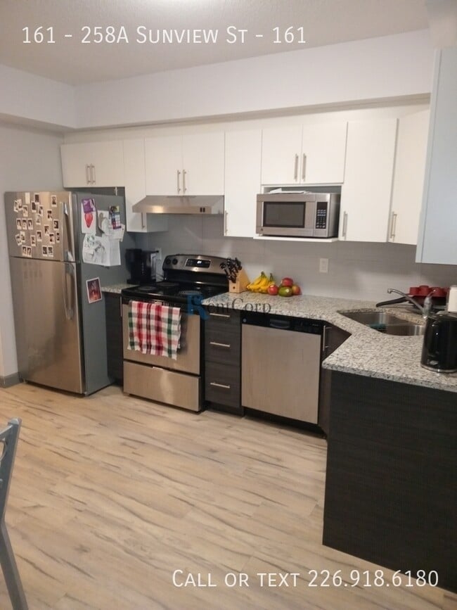 Photo - 258A-258A Sunview St