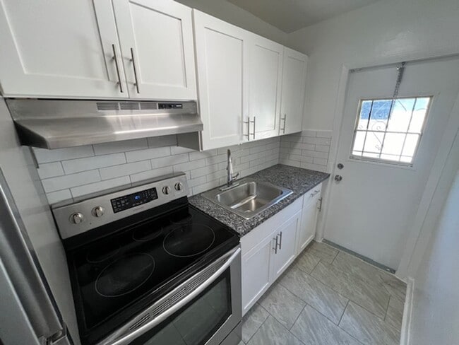 Photo - 803 2nd St
