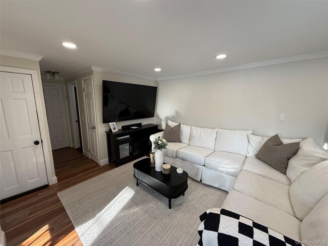 Photo - 547 Middle St