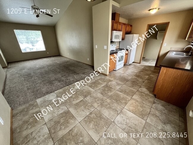Photo - 1209 E Linden St