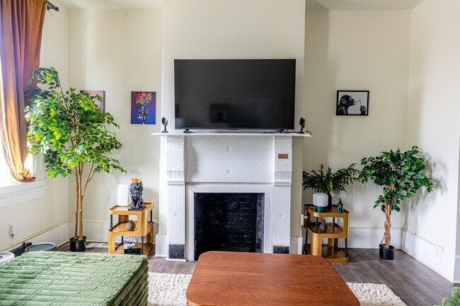 Photo - 2325 5th Ave Unit 2