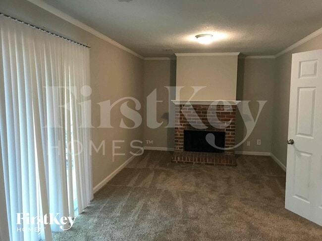 992 Rampart Pl