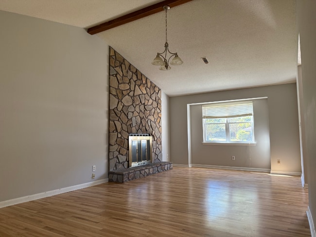 Photo - 9746 Wallwood Dr SE