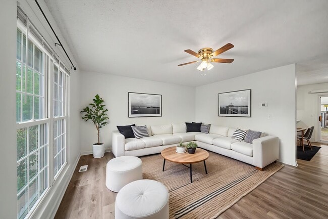 Photo - 9587 Dudley Dr