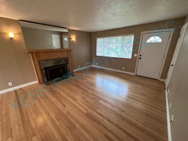 Photo - FREE RENT! Charming 3-Bedroom Haven with 2 Baths in Gresham – 1308 Sq. Ft. of Comfort!
