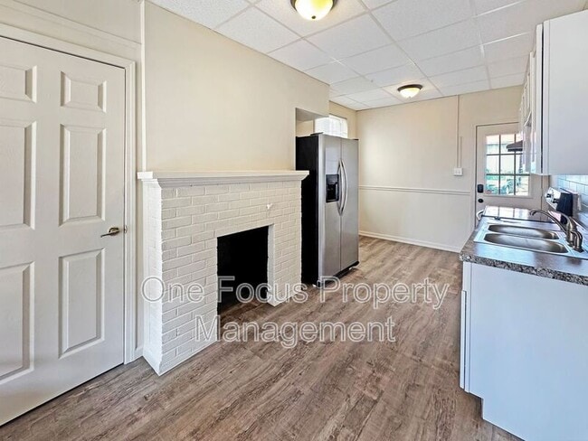 Photo - 110 N Broad St