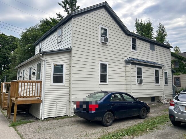 Building Photo - 316 S Plain St