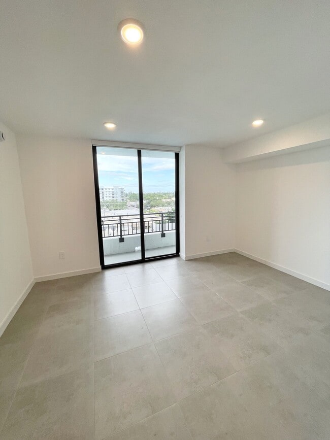 1940 Van Buren St Unit 45