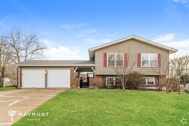 Building Photo - Spacious 4 Bedroom Home