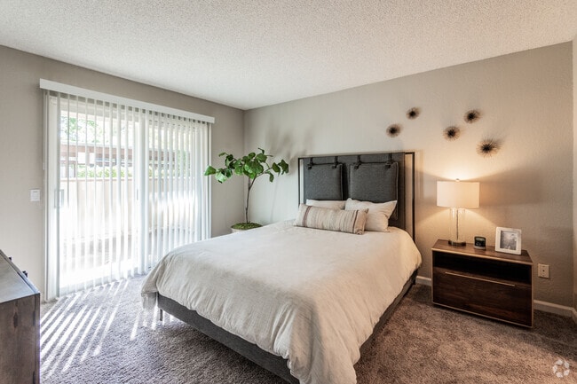 2BR, 2BA