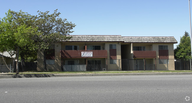 Photo - Dee Apartments